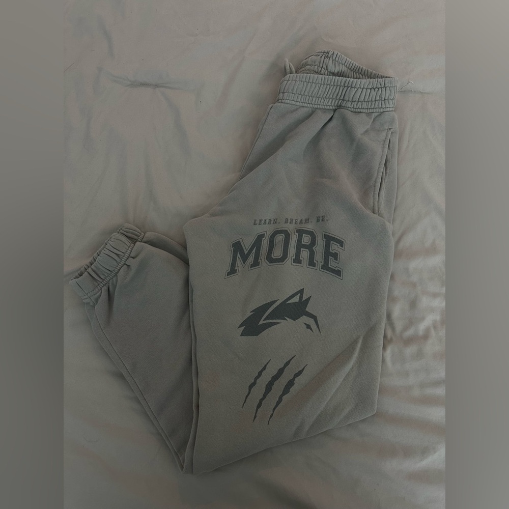 Alphalete - MORE Sweatpants